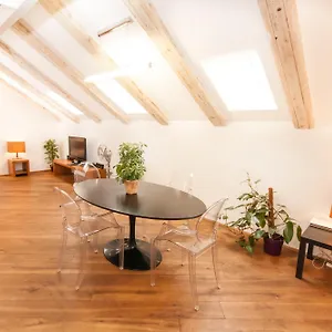 Kozna Loft Apartment